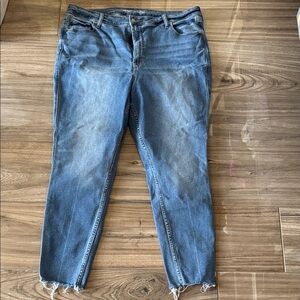 Old Navy Light Blue Cropped Straight-Leg Jeans